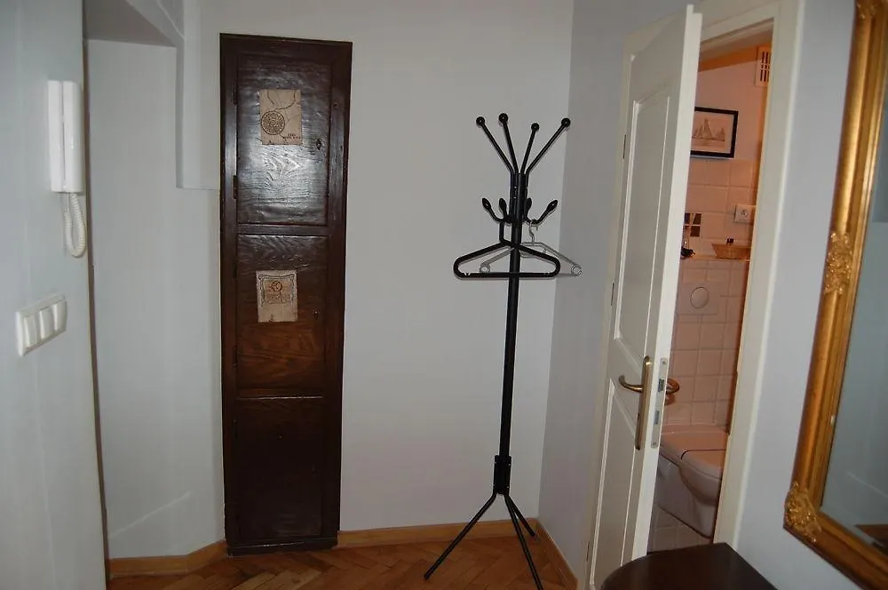 Miodowa Apartment Old Town Warsaw